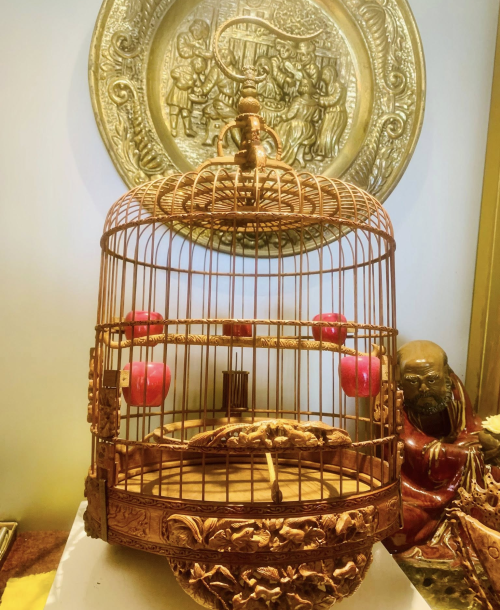 Lồng Khoen Pólũng - Tích Ếch Ngồi Lá Sen