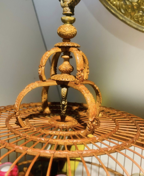 Lồng Khoen Pólũng - Tích Ếch Ngồi Lá Sen