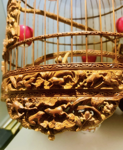 Lồng Khoen Pólũng - Tích Ếch Ngồi Lá Sen