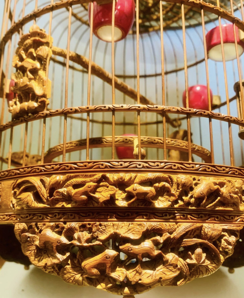 Lồng Khoen Pólũng - Tích Ếch Ngồi Lá Sen